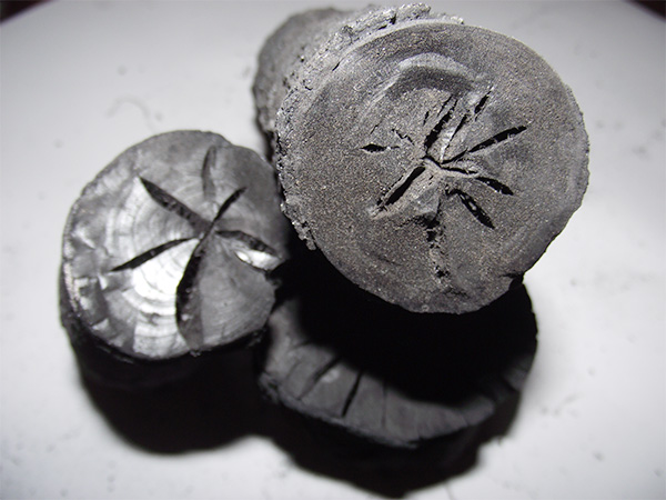 Characteristics of charcoal supply in j...
